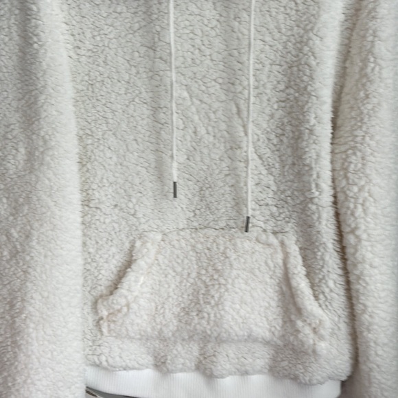 LOVE TREE FLUFFY PULL OVER HOODIE OFF WHITE SIZE SMALL - Picture 4 of 12